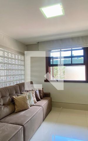 Casa à venda com 434m², 5 quartos e 4 vagas Casa à venda com 434m², 5 quartos e 4 vagasSala 3