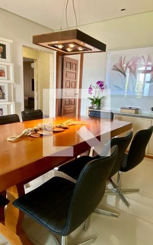 Casa à venda com 434m², 5 quartos e 4 vagas Casa à venda com 434m², 5 quartos e 4 vagasSala 2