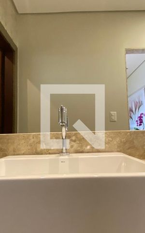 Casa à venda com 434m², 5 quartos e 4 vagas Casa à venda com 434m², 5 quartos e 4 vagasLavabo