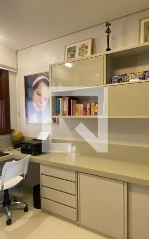 Casa à venda com 434m², 5 quartos e 4 vagas Casa à venda com 434m², 5 quartos e 4 vagasQuarto 5