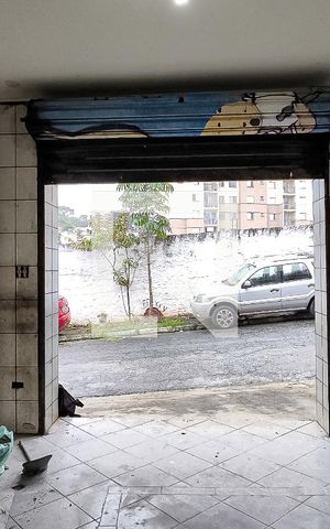 Casa à venda com 100m², 4 quartos e 1 vaga Casa à venda com 100m², 4 quartos e 1 vagaGaragem