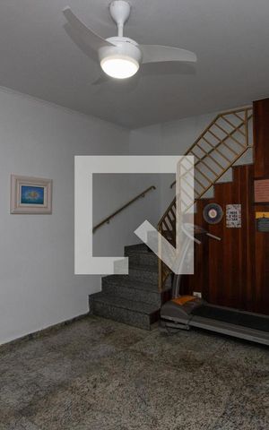 Casa à venda com 101m², 4 quartos e 2 vagas Casa à venda com 101m², 4 quartos e 2 vagasSala
