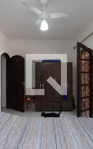 Casa à venda com 101m², 4 quartos e 2 vagas Casa à venda com 101m², 4 quartos e 2 vagasQuarto Suíte