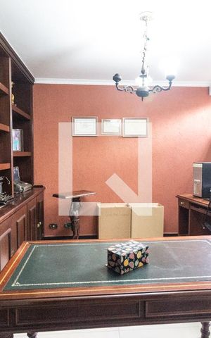 Casa de condomínio à venda com 400m², 4 quartos e 4 vagas Casa de condomínio à venda com 400m², 4 quartos e 4 vagasSala de estar