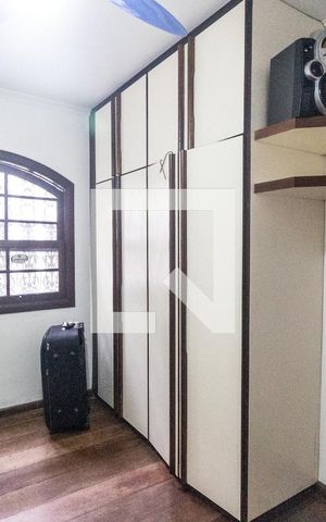 Casa de condomínio à venda com 400m², 4 quartos e 4 vagas Casa de condomínio à venda com 400m², 4 quartos e 4 vagasQuarto 1