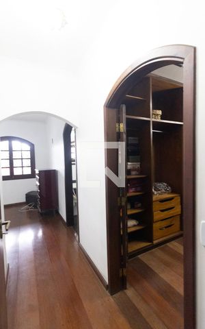 Casa de condomínio à venda com 400m², 4 quartos e 4 vagas Casa de condomínio à venda com 400m², 4 quartos e 4 vagasQuarto 3