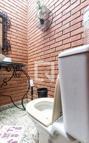 Casa de condomínio à venda com 400m², 4 quartos e 4 vagas Casa de condomínio à venda com 400m², 4 quartos e 4 vagasLavabo
