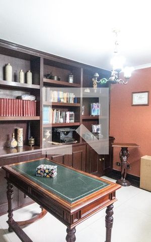 Casa de condomínio à venda com 400m², 4 quartos e 4 vagas Casa de condomínio à venda com 400m², 4 quartos e 4 vagasSala de estar