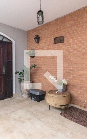 Casa de condomínio à venda com 400m², 4 quartos e 4 vagas Casa de condomínio à venda com 400m², 4 quartos e 4 vagasHall