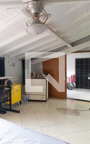 Casa de condomínio à venda com 400m², 4 quartos e 4 vagas Casa de condomínio à venda com 400m², 4 quartos e 4 vagasQuarto 4