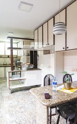 Casa de condomínio à venda com 400m², 4 quartos e 4 vagas Casa de condomínio à venda com 400m², 4 quartos e 4 vagasCozinha