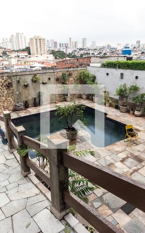 Casa de condomínio à venda com 400m², 4 quartos e 4 vagas Casa de condomínio à venda com 400m², 4 quartos e 4 vagasCorredor