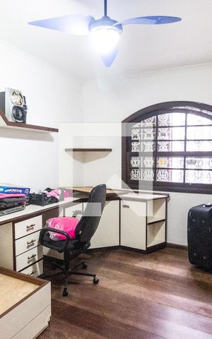 Casa de condomínio à venda com 400m², 4 quartos e 4 vagas Casa de condomínio à venda com 400m², 4 quartos e 4 vagasQuarto 1