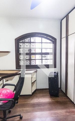 Casa de condomínio à venda com 400m², 4 quartos e 4 vagas Casa de condomínio à venda com 400m², 4 quartos e 4 vagasQuarto 1