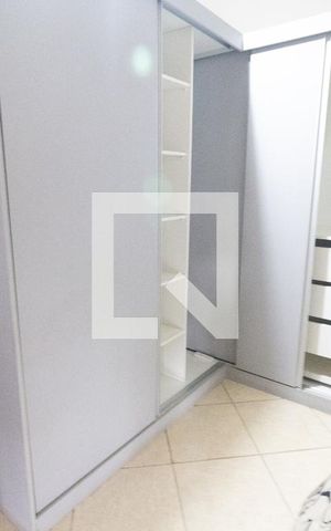 Casa de condomínio à venda com 400m², 4 quartos e 4 vagas Casa de condomínio à venda com 400m², 4 quartos e 4 vagasDetalhe