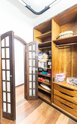 Casa de condomínio à venda com 400m², 4 quartos e 4 vagas Casa de condomínio à venda com 400m², 4 quartos e 4 vagasQuarto 3
