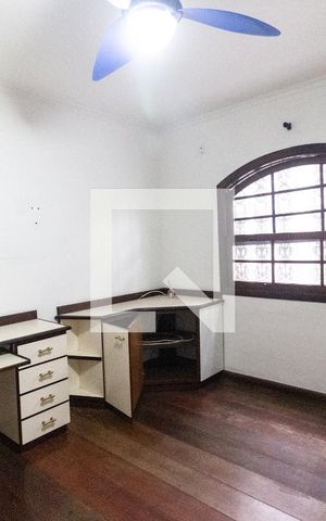 Casa de condomínio à venda com 400m², 4 quartos e 4 vagas Casa de condomínio à venda com 400m², 4 quartos e 4 vagasQuarto 2