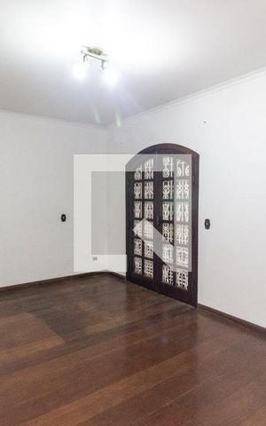Casa de condomínio à venda com 400m², 4 quartos e 4 vagas Casa de condomínio à venda com 400m², 4 quartos e 4 vagasQuarto 3