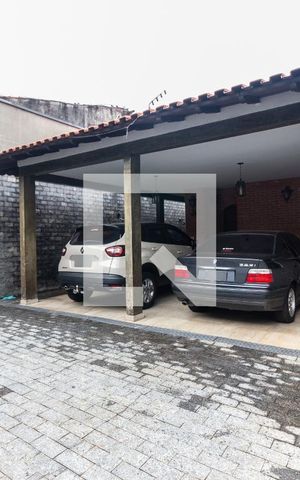 Casa de condomínio à venda com 400m², 4 quartos e 4 vagas Casa de condomínio à venda com 400m², 4 quartos e 4 vagasGaragem