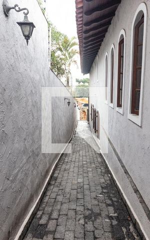 Casa de condomínio à venda com 400m², 4 quartos e 4 vagas Casa de condomínio à venda com 400m², 4 quartos e 4 vagasCorredor
