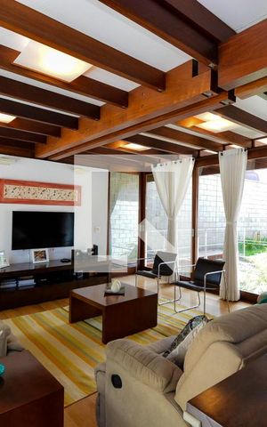 Casa para alugar com 295m², 3 quartos e 4 vagas Casa para alugar com 295m², 3 quartos e 4 vagasSala