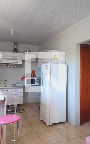 Casa à venda com 370m², 2 quartos e sem vaga Casa à venda com 370m², 2 quartos e sem vagaSala/Cozinha