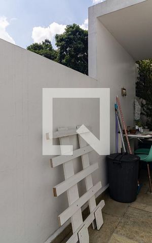 Casa para alugar com 196m², 3 quartos e 3 vagasCorredor Lateral