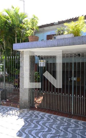 Casa à venda com 200m², 3 quartos e 2 vagasFachada