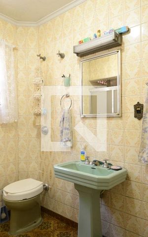 Casa à venda com 200m², 3 quartos e 2 vagasBanheiro