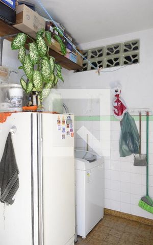 Casa à venda com 200m², 3 quartos e 2 vagasÁrea de Serviço