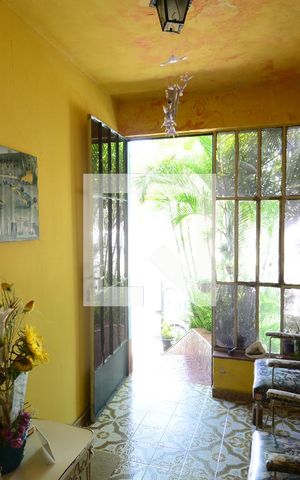 Casa à venda com 200m², 3 quartos e 2 vagasEntrada