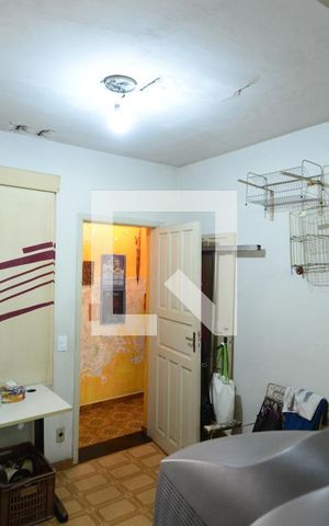 Casa à venda com 200m², 3 quartos e 2 vagasSuíte