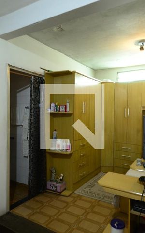 Casa à venda com 200m², 3 quartos e 2 vagasSuíte