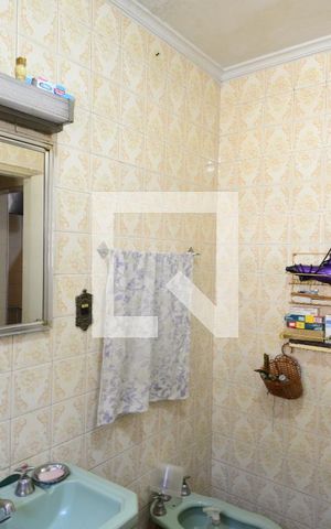 Casa à venda com 200m², 3 quartos e 2 vagasBanheiro