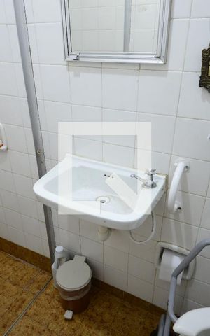 Casa à venda com 200m², 3 quartos e 2 vagasSuíte