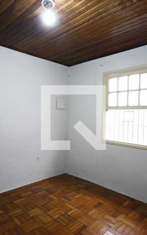 Casa à venda com 200m², 3 quartos e 2 vagasQuarto Casa 2