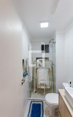 Apartamento à venda com 77m², 2 quartos e 2 vagas Apartamento à venda com 77m², 2 quartos e 2 vagasBanheiro