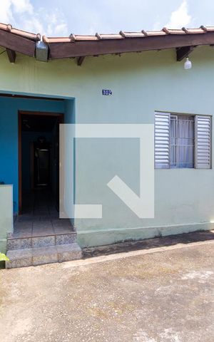 Casa à venda com 70m², 2 quartos e 2 vagas Casa à venda com 70m², 2 quartos e 2 vagasGaragem
