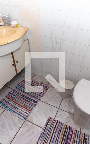 Casa à venda com 70m², 2 quartos e 2 vagas Casa à venda com 70m², 2 quartos e 2 vagasBanheiro