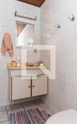 Casa à venda com 70m², 2 quartos e 2 vagas Casa à venda com 70m², 2 quartos e 2 vagasBanheiro