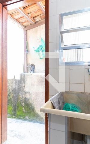 Casa à venda com 70m², 2 quartos e 2 vagas Casa à venda com 70m², 2 quartos e 2 vagasÁrea de Serviço