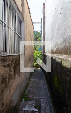 Casa à venda com 70m², 2 quartos e 2 vagas Casa à venda com 70m², 2 quartos e 2 vagasCorredor