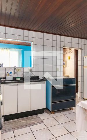 Casa à venda com 70m², 2 quartos e 2 vagas Casa à venda com 70m², 2 quartos e 2 vagasCozinha