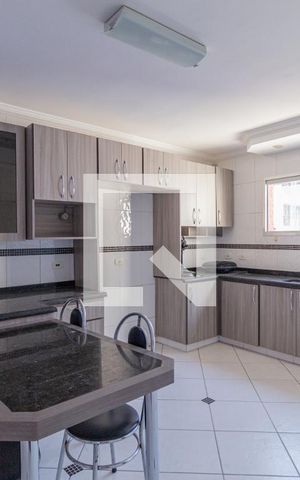 Casa para alugar com 250m², 3 quartos e 2 vagas Casa para alugar com 250m², 3 quartos e 2 vagasCozinha