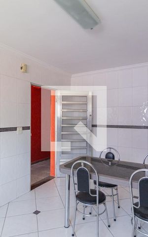 Casa para alugar com 250m², 3 quartos e 2 vagas Casa para alugar com 250m², 3 quartos e 2 vagasCozinha