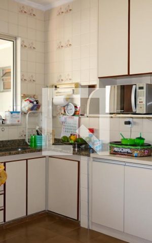 Casa à venda com 400m², 3 quartos e 3 vagas Casa à venda com 400m², 3 quartos e 3 vagasCozinha