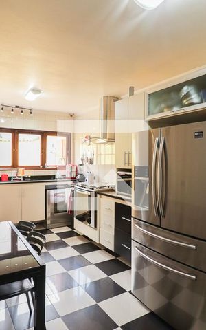 Casa à venda com 780m², 5 quartos e 4 vagasCozinha