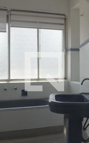 Apartamento para alugar com 160m², 2 quartos e sem vagaBanheiro