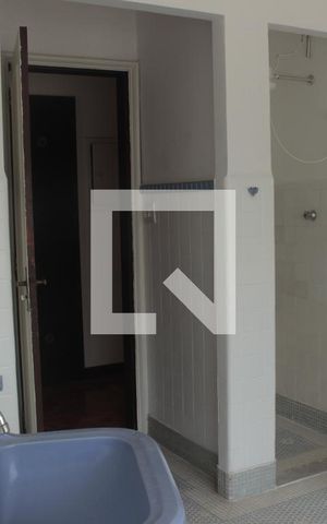 Apartamento para alugar com 160m², 2 quartos e sem vagaBanheiro