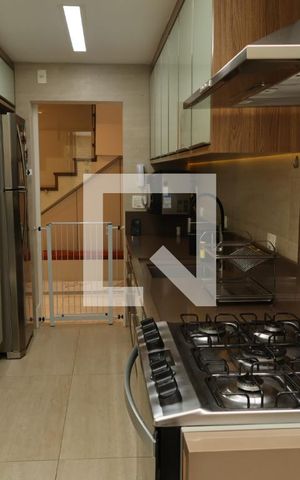 Casa à venda com 296m², 4 quartos e 3 vagas Casa à venda com 296m², 4 quartos e 3 vagasCozinha